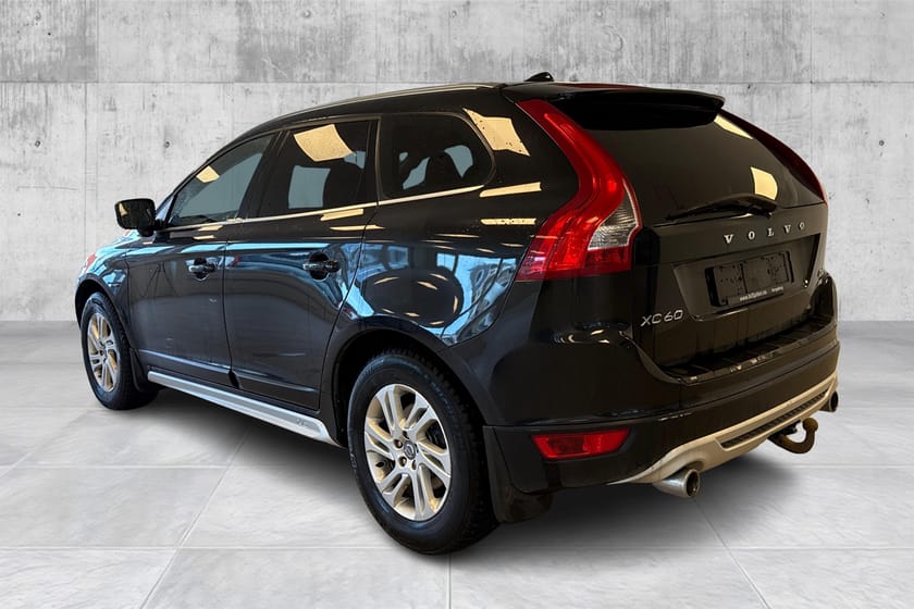 Bilde 3 av Volvo XC60 D4 R-Design/Krok/DS.Pk/ACC/VOC/El.bakluke/RTI/EU28