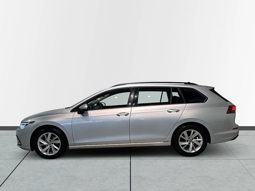 Bild 4 av Volkswagen Golf Sportscombi 1.5 eTSI Drag Pvärm Kamera GPS SoV