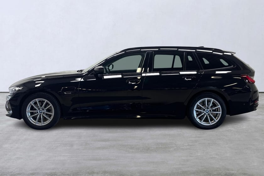 Bild 2 av BMW 330e Touring 
