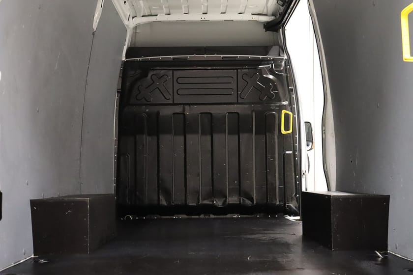 Bild 5 av Iveco Daily 35-140 Van 136HK L3H2 Automat|Webasto|Drag|3.5Ton-Dragvikt