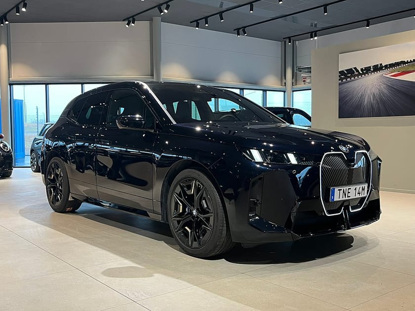 Bild 3 av BMW iX xDrive60 M Sport Supercharged B&W 4,95%