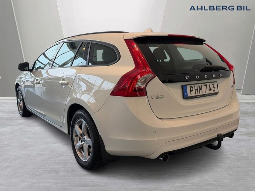 Bild 4 av Volvo V60 T3 Business, Dragkrok, Rattvärme, Parkeringssensor bak, Programbar bränslevärmare