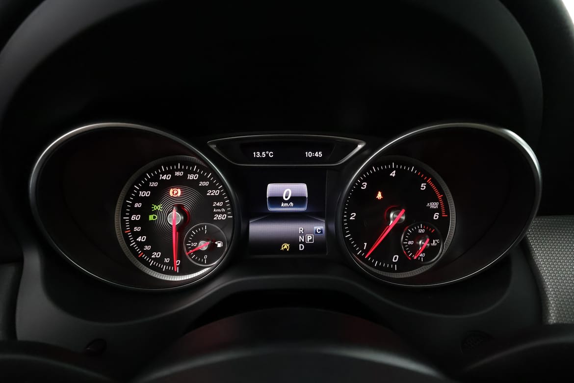 Mercedes-Benz GLA 2018 - miniatyr 11