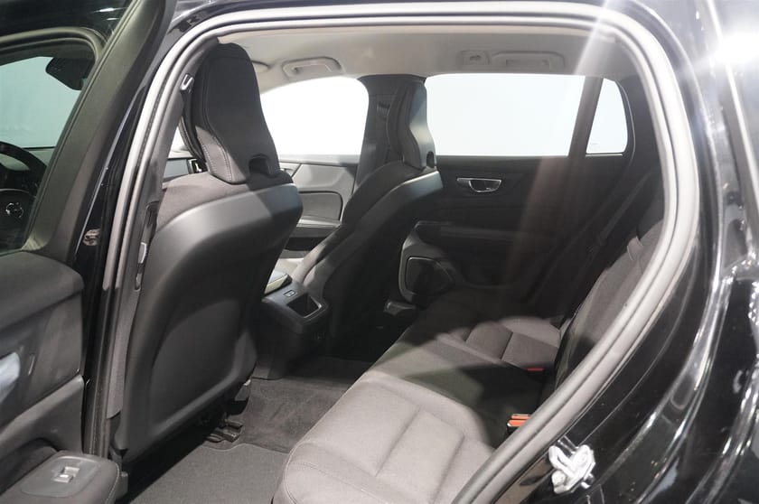 Bild 4 av Volvo V60 B4 Momentum Blis Drag Backkamera