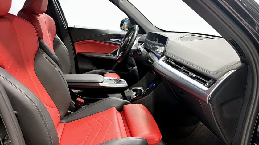 Bild 3 av BMW iX1 xDrive30 M Sport