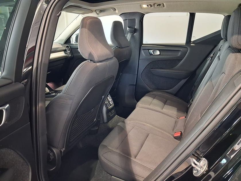 Bild 4 av Volvo XC40 T4 Recharge Inscription plug in 211HK Panorama