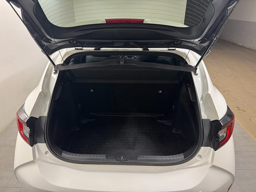 Bild 4 av Toyota Corolla Hybrid e-CVT Style Plus inkl Sommar och Vinterhjul