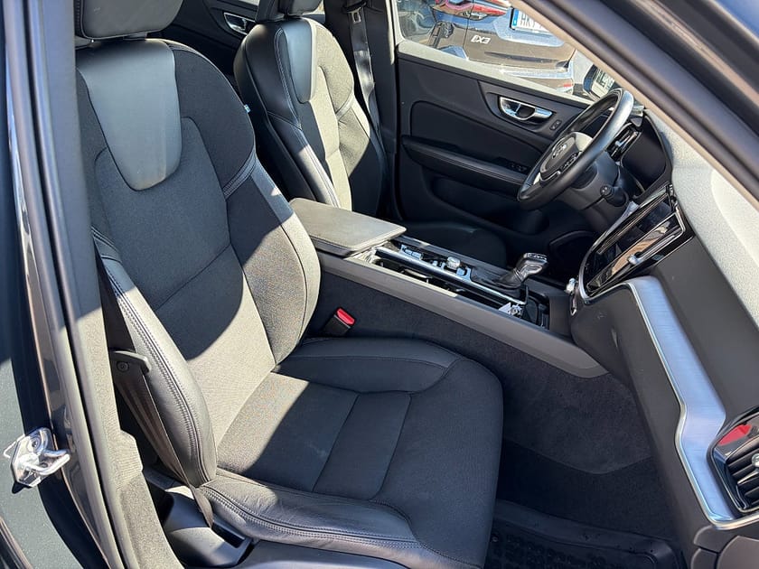 Bild 5 av Volvo V60 T5 Momentum, AUT, Nav, Backkamera, Rattvärme, värmare