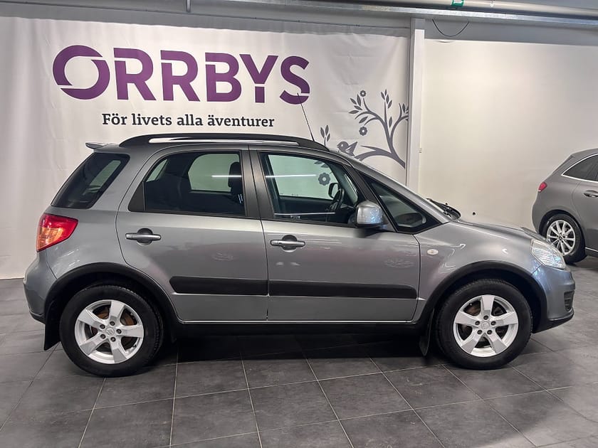 Bild 3 av Suzuki SX4 1.6 DOHC 16V VVT 4x4 120Hk Drag Motorvärmare V-hjul