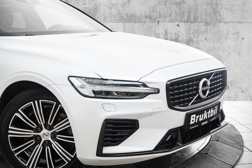 Bilde 2 av Volvo V60 Recharge T6 R-Design KROK|HUD|LYS.PK|H&K|8år*