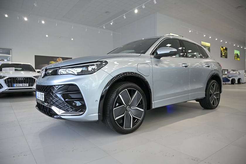 Bild 1 av Volkswagen Tiguan eHybrid R-Line SWE - *SISTA CHANSEN- 0 kr insats!*