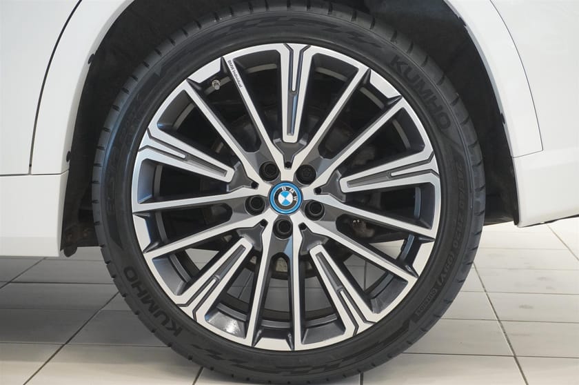 Bild 5 av BMW iX1 xDrive30 xDrive 30 M-Sport Pano HUD hk
