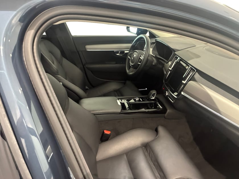 Bild 4 av Volvo V90 Recharge T6 Plus Dark
