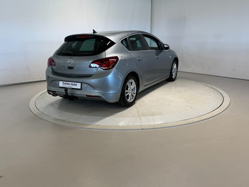 Bilde 3 av Opel Astra 1,4 120hhk Premium Cruise/Skinn/Krok/Navi/Kam/Infinity