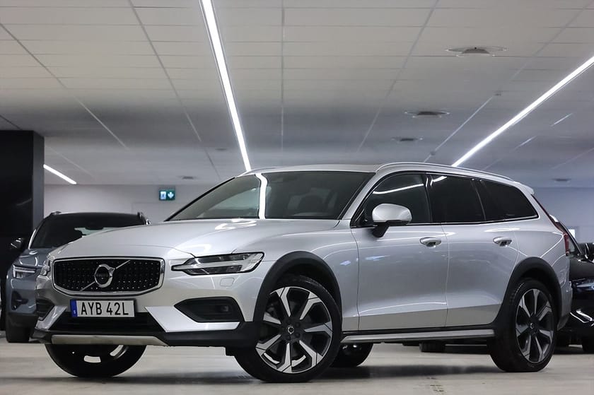 Bild 3 av Volvo V60 Cross Country B4 AWD 197hk B&W HUD 360 Pano Loungepaket