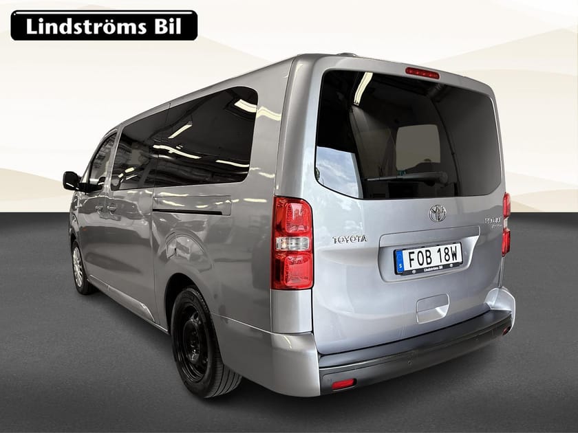 Bild 4 av Toyota Proace Verso Shuttle Long 2.0 180hk S&V-Hjul 9-Sits Moms