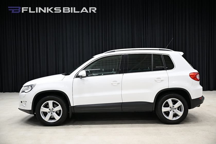 Bild 2 av Volkswagen Tiguan 4Motion DSG 140HK Sport&Style|Panorama|Drag|M-Värmare