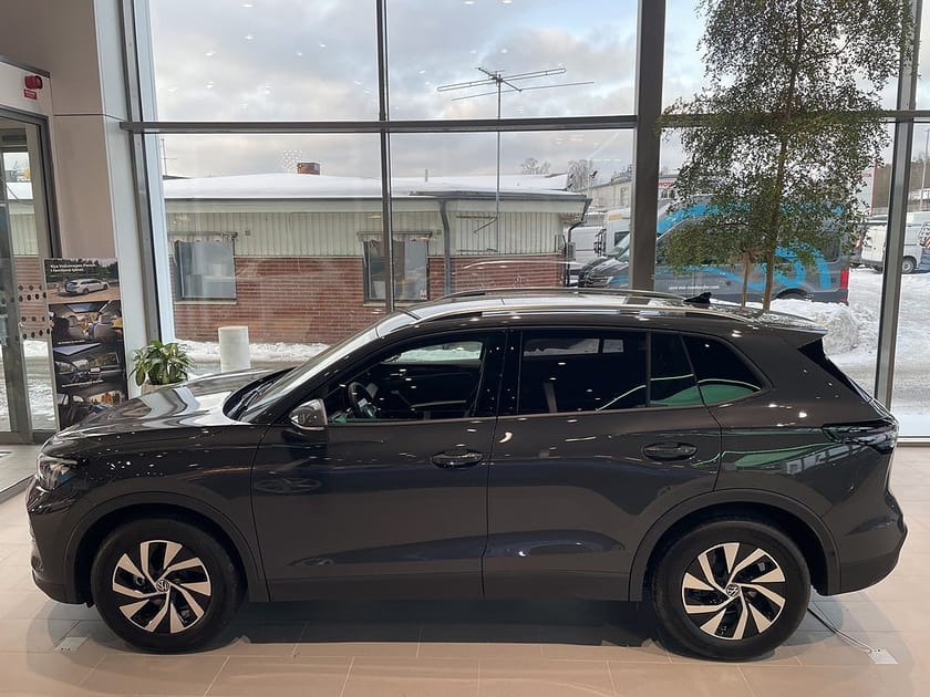 Bild 5 av Volkswagen Tiguan 1.5 eTSI *SUPER DEAL fr. 2 299 kr/mån* Drag + värme pkt