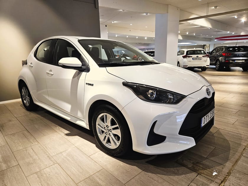 Bild 4 av Toyota Yaris Hybrid Aut 116hk | Active V-hjul Backkamera