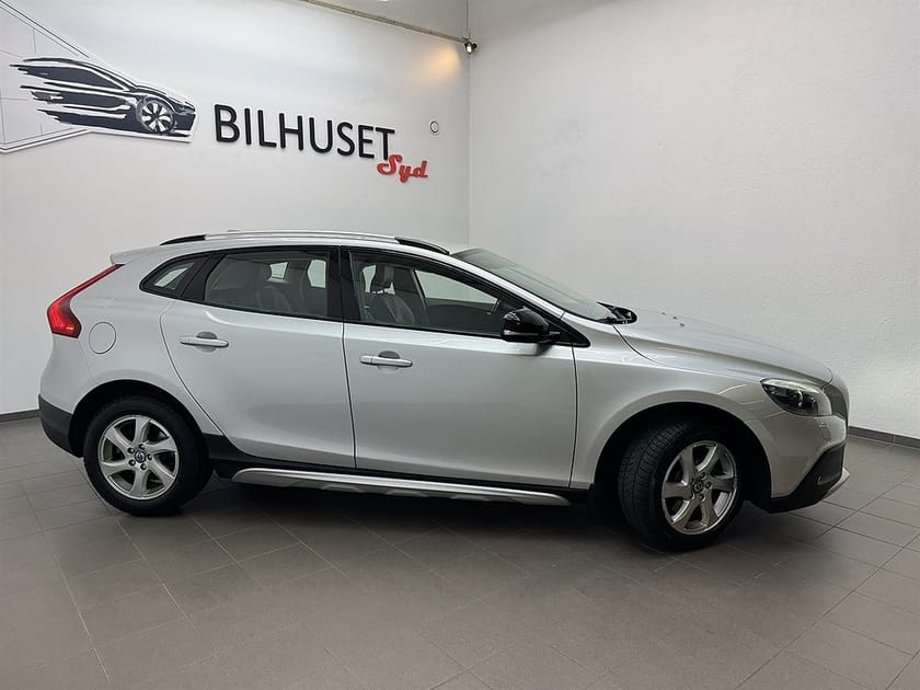 Bild 2 av Volvo V40 Cross Country D2 115hk Momentum Värmare/Läder/Kamrem bytt