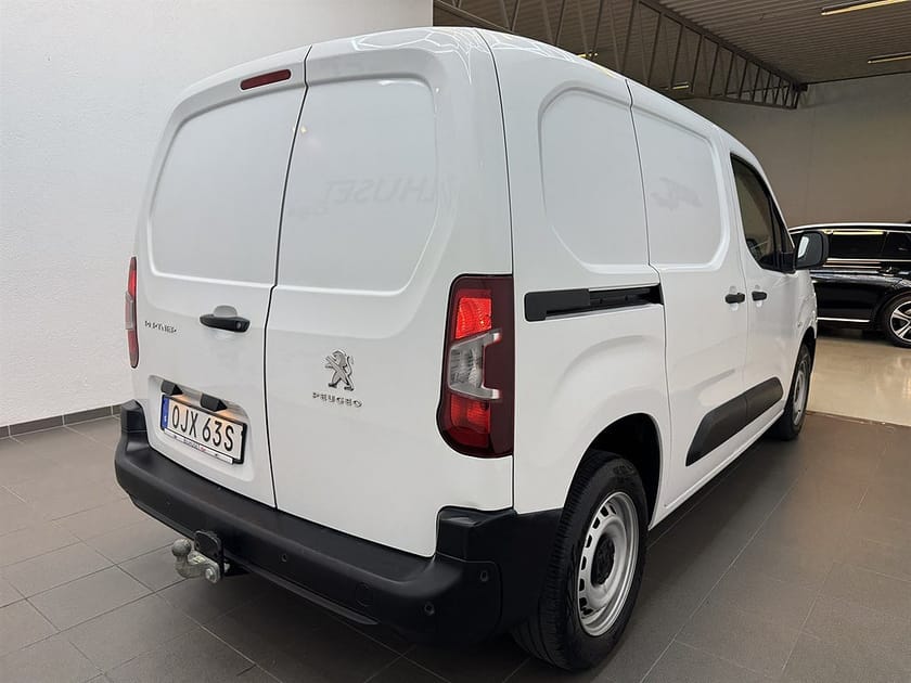 Bild 3 av Peugeot Partner L1 1.5 102hk Moms M-värmare/Krok/Carplay/1Brukare