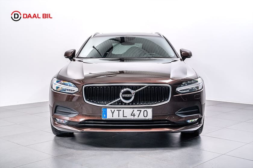 Bild 3 av Volvo V90 D3 150HK MOMENTUM DRAG PANORAMA VÄRMARE