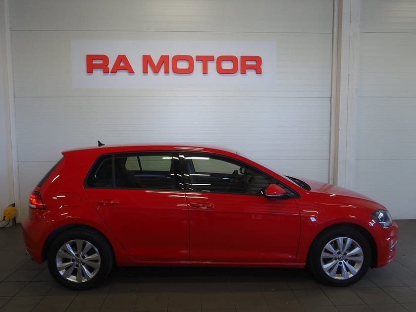 Bild 4 av Volkswagen Golf 1.6 TDI 115hk D-Värmare Backkamera Adaptiv Farthållare