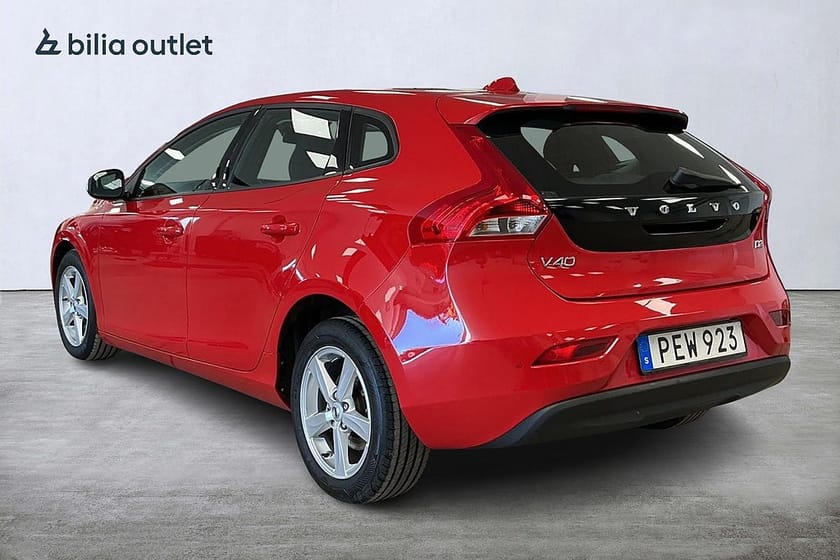 Bild 3 av Volvo V40 D2 Kinetic Nybesiktigad Parkeringsvärme Bluetooth