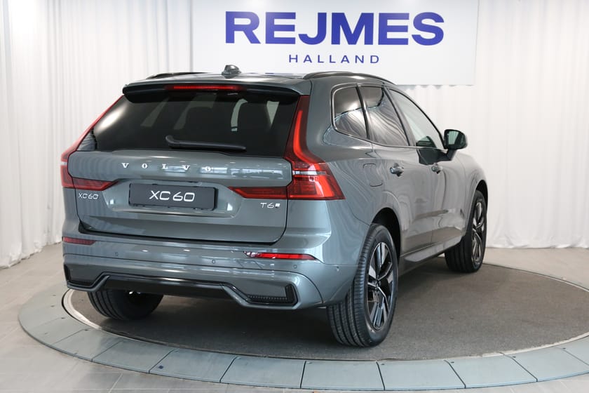 Bild 3 av Volvo XC60 T6 Plus Dark Nordic Edition | 360° | H&K | Dragkrok |