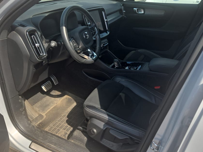 Bild 2 av Volvo XC40 B4 FWD Bensin R-Design