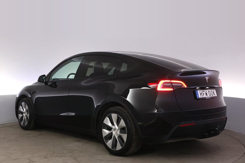 Bild 4 av Tesla Model Y Long Range AWD Autopilot Pano Drag