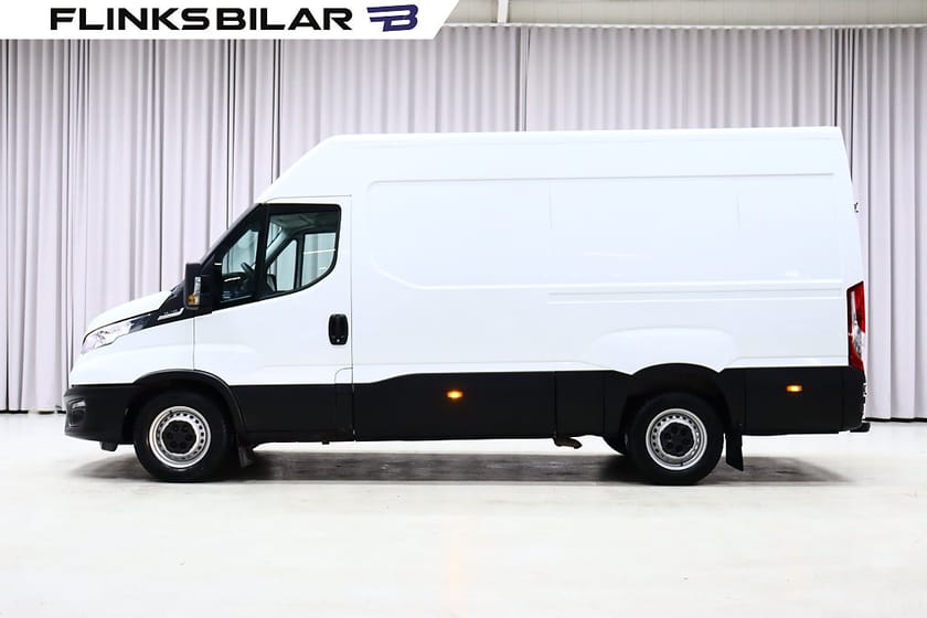 Bild 1 av Iveco Daily 35-140 Van 136HK Automat|Webasto|3.5Tondragvikt|Lågmil|Momsbil