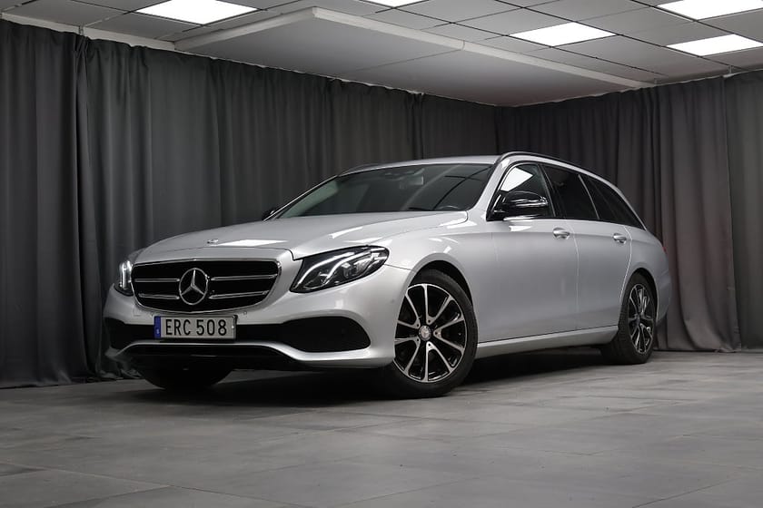 Bild 1 av Mercedes-Benz E 220 T d Avantgarde Head-Up Night Drag