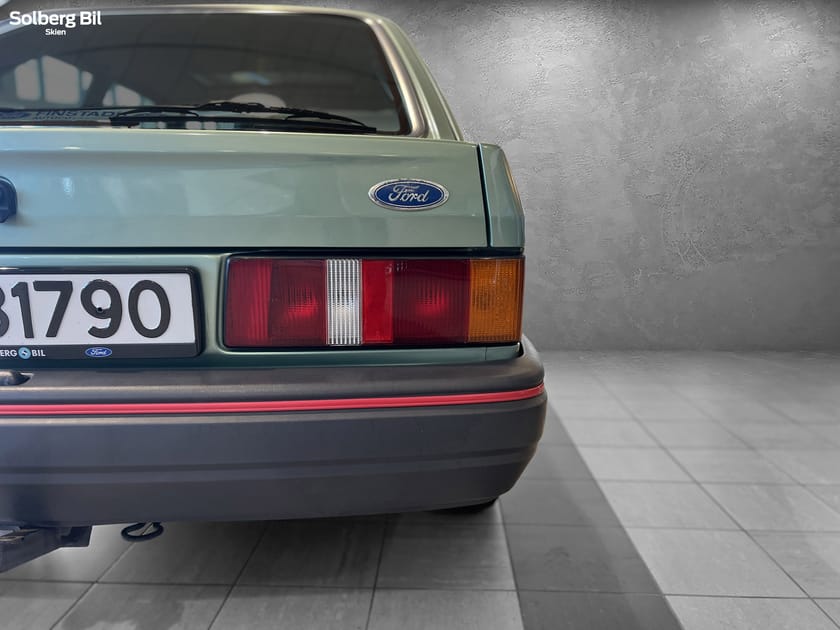 Bilde 4 av Ford Escort 3-dørs Kombi SAMLEOBJEKT/ 1,6L BENSIN