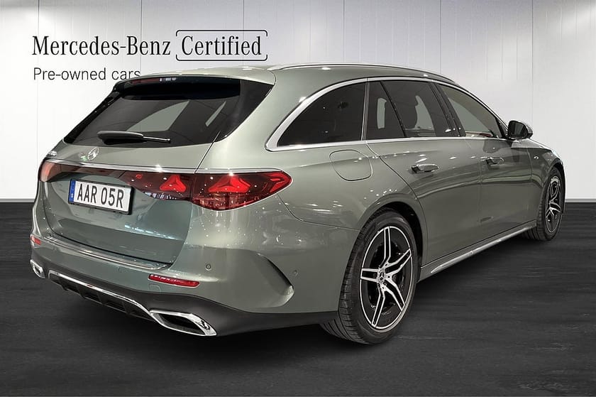 Bild 3 av Mercedes-Benz E 300 T e E300 AMG LINE / SUPERSCREEN / 360-KAMERA / DRAG