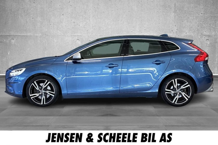 Bilde 5 av Volvo V40 T2 aut R-Design. Navi, DAB, Parkvarmer, VOC, Krok.