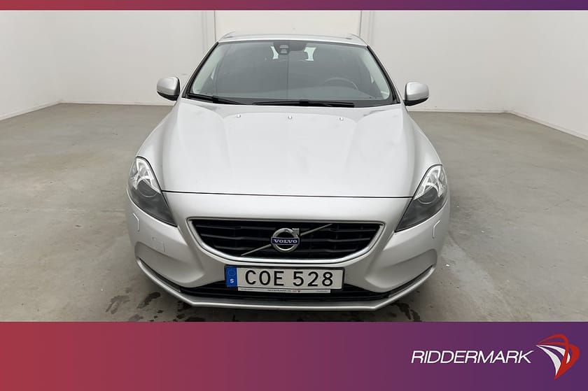 Bild 2 av Volvo V40 D2 Momentum VOC D-Värmare Sensorer Halvskinn Drag
