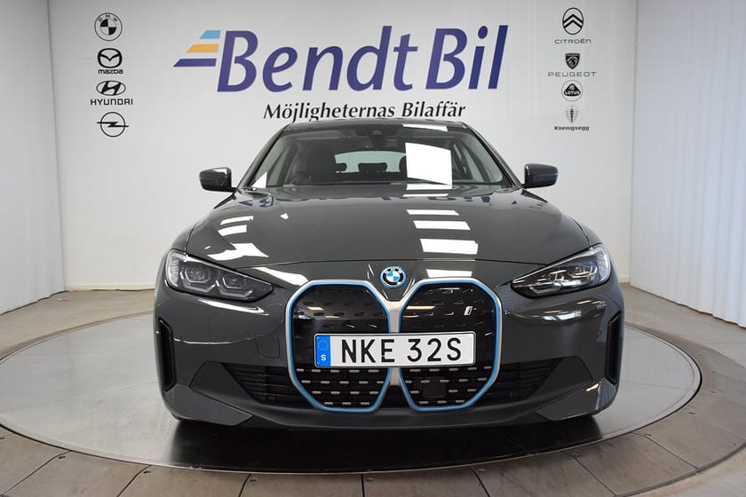 Bild 3 av BMW i4 eDrive40 Gran Coupé Adaptiv Farth. | Glastak | Dragk | El-stolar