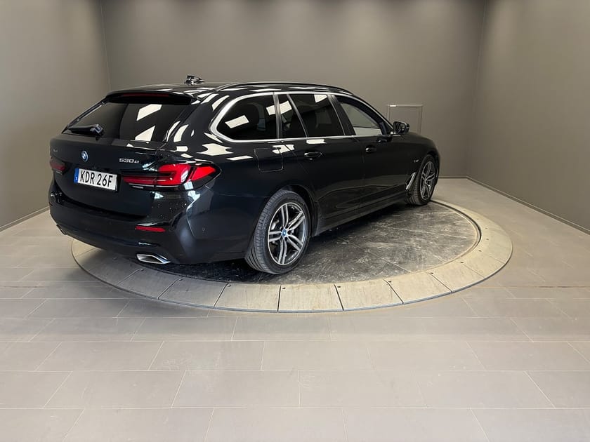 Bild 5 av BMW 530e xDrive Touring /Innovation/Dragkrok/Adaptiv farthållare