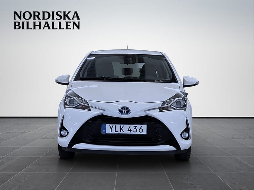 Bild 2 av Toyota Yaris Hybrid e-CVT Active Nyservad Motorvärmare Bluetooth