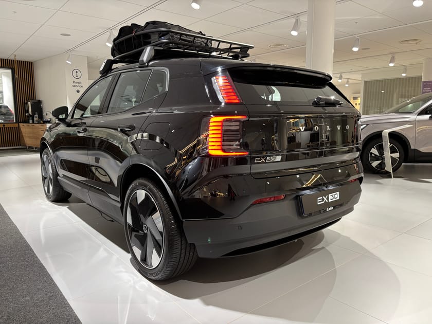 Bild 4 av Volvo EX30 Single Motor Extended Range M R Plus Edition