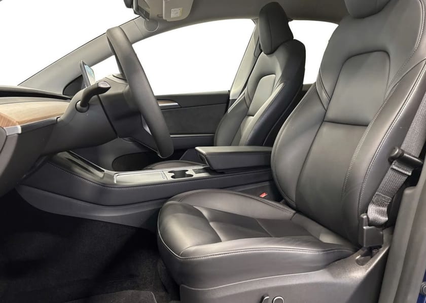 Bild 5 av Tesla Model Y Performance AWD/ Drag/ Moms /