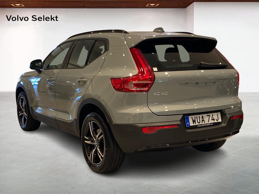 Bild 2 av Volvo XC40 B4 FWD Bensin Plus Dark