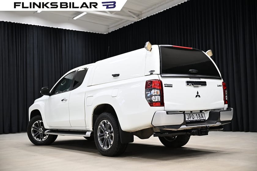 Bild 4 av Mitsubishi L200 Club Cab 2.2 Di-D 4WD 150HK Drag|Värmare|Kåpa|Backkamera|Leasbar