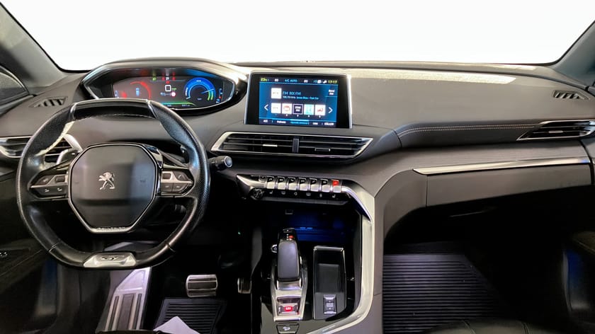 Bild 4 av Peugeot 3008 GT HYBRID4 300hk PANO DRAG 360° NAVI