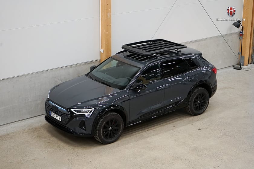 Bild 3 av Audi Q8 55 e-tron quattro EDITION DAKAR Pano B&O 3D HUD UNIK