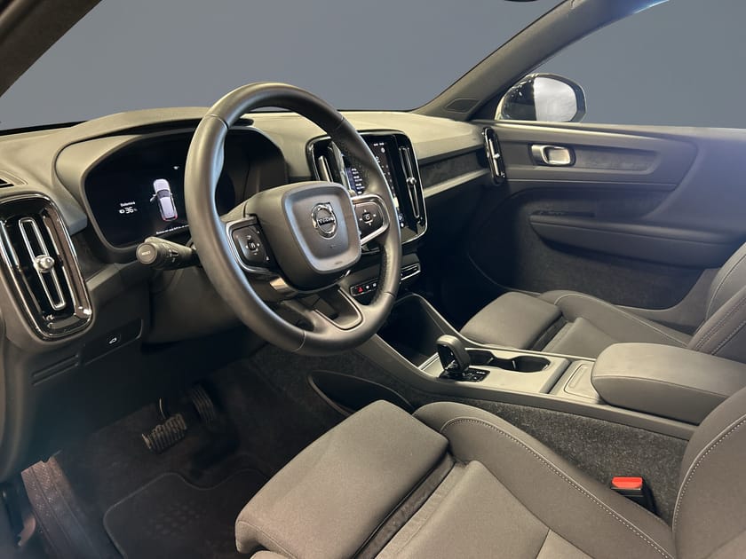 Bild 5 av Volvo EX40 Single Motor Extended Range R Core SE//360-kamera//