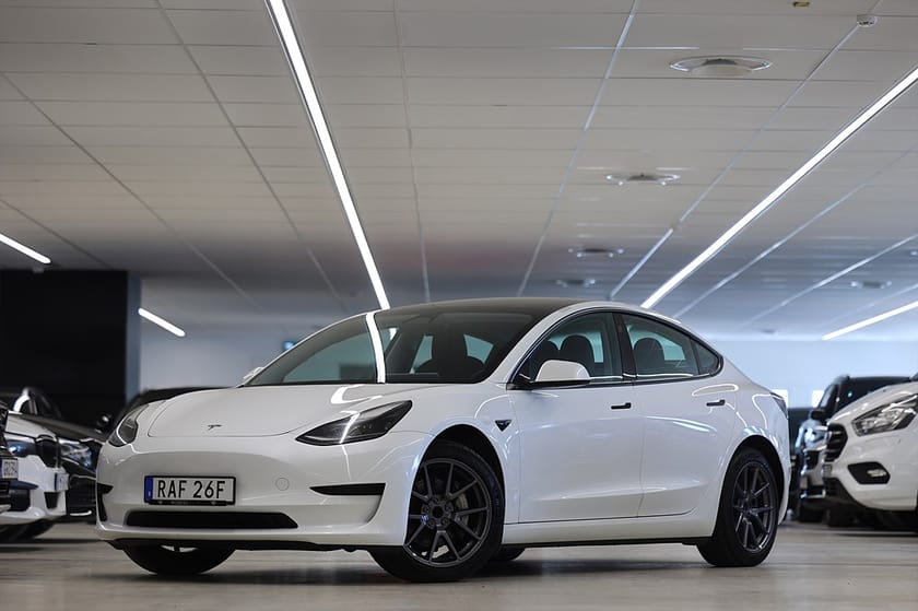 Bild 3 av Tesla Model 3 Standard Range 283hk AP Pano Läder Navi MOMS