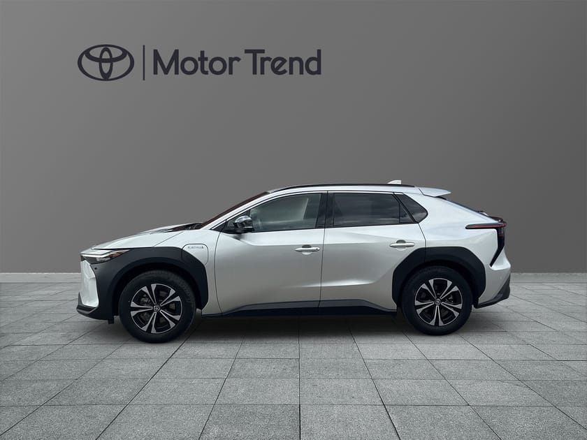 Bild 3 av Toyota bZ4X 71.4 kWh AWD Executive JBL Skinn V-hjul ingår
