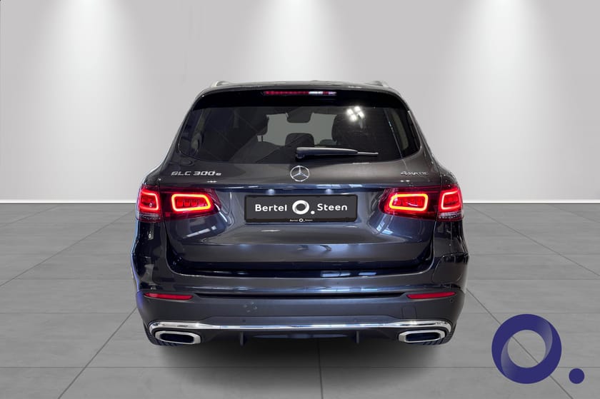 Bilde 4 av Mercedes-Benz GLC 300 e 4MATIC AMG / DISTRONIC / HENGERFESTE / GODT UTSTYRT! /